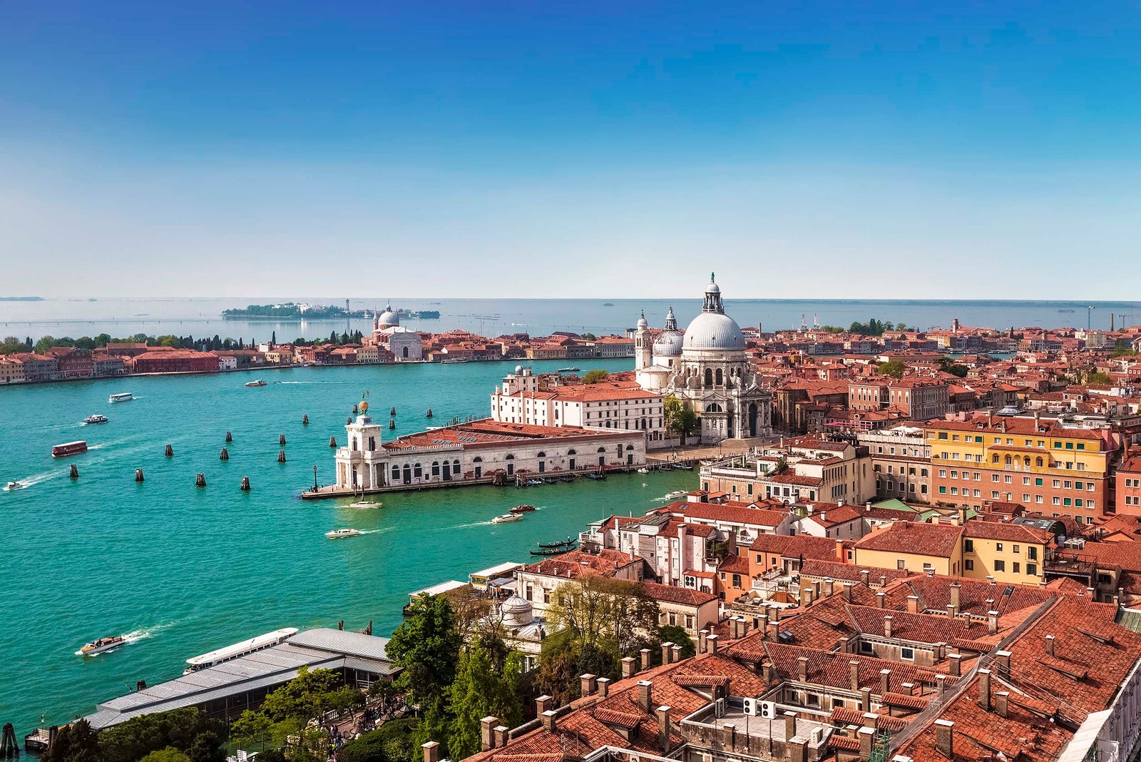 Panoramic view on Venice from mark campnile
